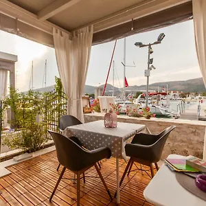 Tironi Apartment